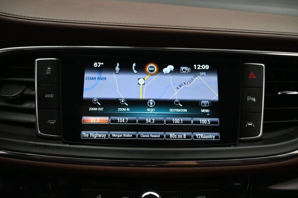Used 2018 Buick Enclave Avenir w/ Avenir Technology Package AWD/4WD image 22