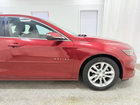 Used 2017 Chevrolet Malibu LT image 8