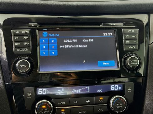 Used 2016 Nissan Rogue SV w/ SV Premium Package FWD image 19