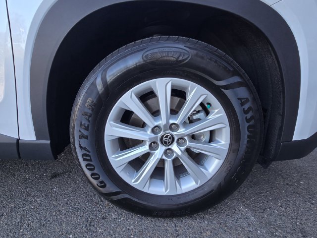 Used 2024 Toyota Grand Highlander AWD Hybrid image 32