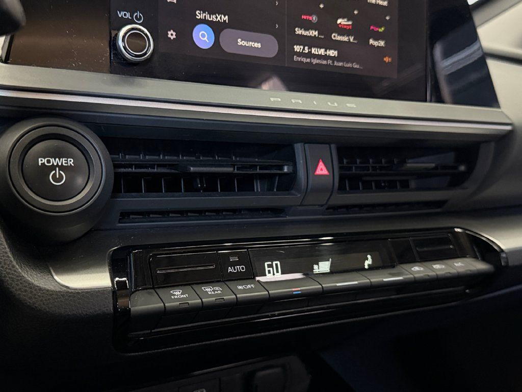 Used 2024 Toyota Prius LE FWD image 20