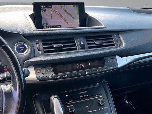 Used 2015 Lexus CT 200h w/ Navigation Package FWD image 9