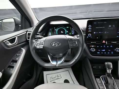 Used 2022 Hyundai Ioniq SE FWD image 15