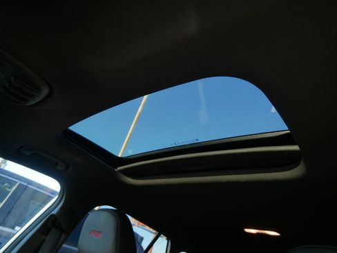 Used 2024 Chevrolet Trax RS w/ Sunroof Package image 33