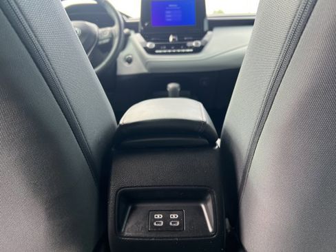 Certified 2024 Toyota Corolla SE FWD image 18