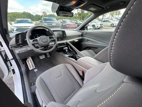 New 2026 Hyundai Elantra SEL Sport Premium FWD image 24