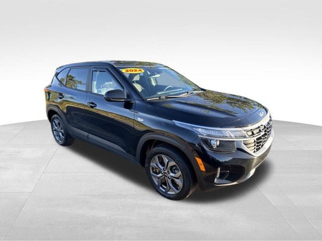 Used 2024 Kia Seltos LX AWD/4WD image 3