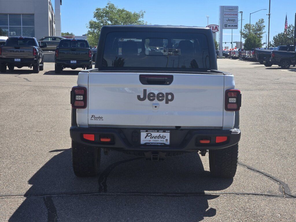 Used 2024 Jeep Gladiator Mojave AWD/4WD image 4