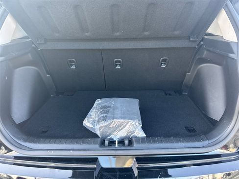 Used 2024 Hyundai Venue SEL image 19