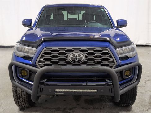 Used 2023 Toyota Tacoma TRD Off-Road w/ TRD Premium Off Road Package image 17