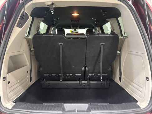 Used 2019 Dodge Grand Caravan SXT FWD image 13