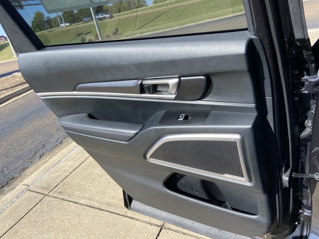 Used 2025 Kia Telluride S FWD image 35