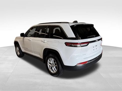 Certified 2025 Jeep Grand Cherokee Laredo X w/ Luxury Tech Group I AWD/4WD image 3