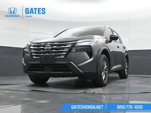 Used 2024 Nissan Rogue S AWD/4WD image 39
