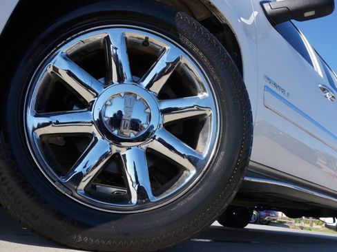 Used 2012 GMC Yukon XL Denali image 11