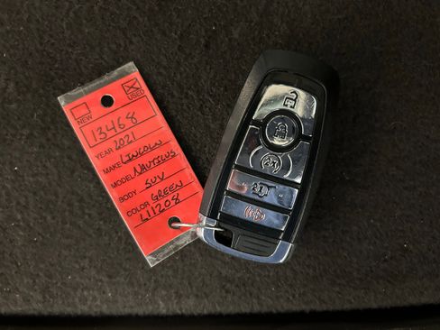 Used 2021 Lincoln Nautilus Reserve image 37