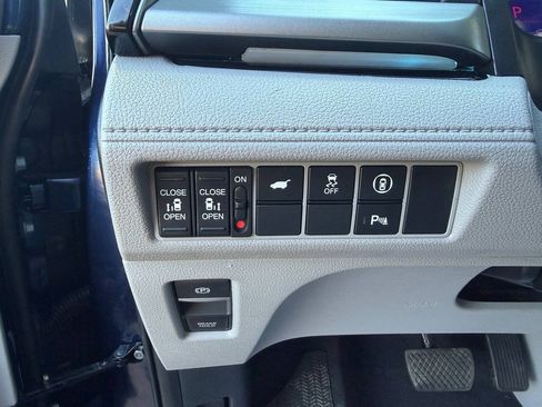 Used 2024 Honda Odyssey Touring image 14