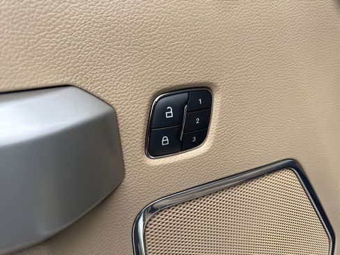 Used 2017 Ford F350 Lariat w/ Lariat Ultimate Package image 11