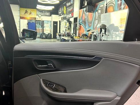 Used 2014 Chevrolet Impala LT w/ Convenience Package image 15