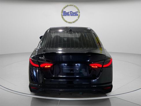 Used 2023 Nissan Altima 2.5 SV image 4