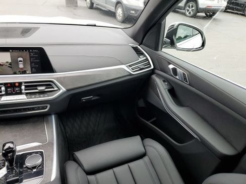 Used 2022 BMW X5 xDrive40i w/ Premium Package AWD/4WD image 16