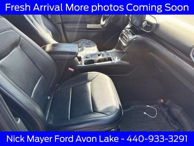 Used 2021 Ford Explorer Limited w/ Equipment Group 301A AWD/4WD image 12
