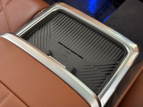 Used 2023 BMW 760i xDrive image 38