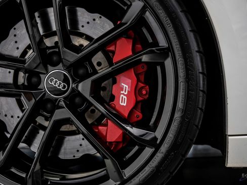 Used 2018 Audi R8 V10 RWD image 99