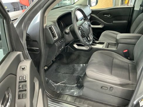 Used 2023 Nissan Frontier SV w/ Technology Package image 5