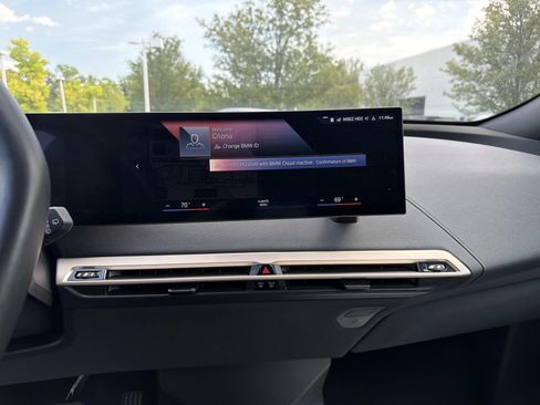 Certified 2023 BMW iX xDrive50 w/ Premium Package AWD/4WD image 22