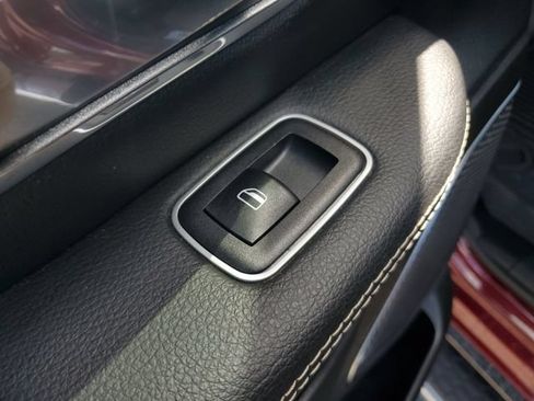 Used 2022 RAM 1500 Laramie AWD/4WD image 17