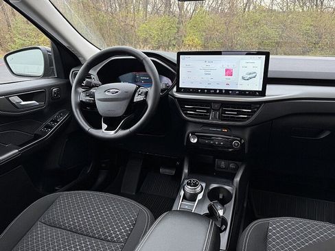 Used 2024 Ford Escape Active w/ Tech Pack #2 AWD/4WD image 11