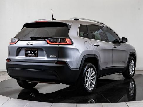 Used 2019 Jeep Cherokee Latitude w/ Popular Appearance Group FWD image 10