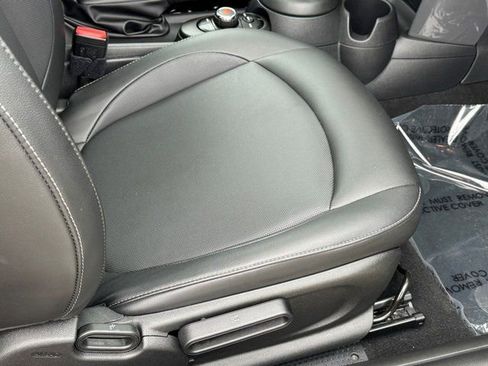 Used 2020 MINI Cooper 2-Door Hardtop image 11