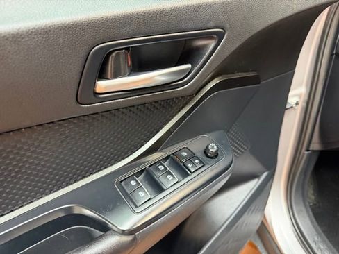 Used 2018 Toyota C-HR XLE image 19