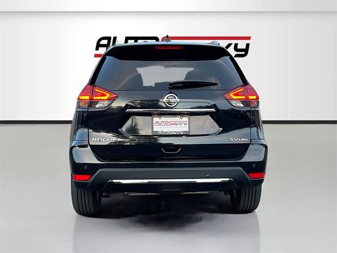 Used 2020 Nissan Rogue SV image 6