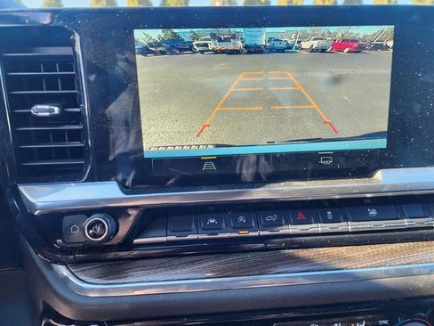 Used 2025 Chevrolet Silverado 1500 LT image 32