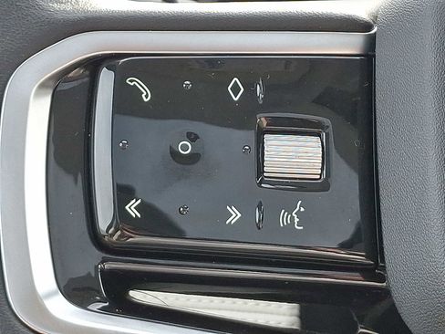 Used 2023 Land Rover Discovery Sport SE image 22