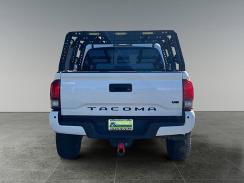Used 2019 Toyota Tacoma TRD Off-Road w/ Technology Package AWD/4WD image 6