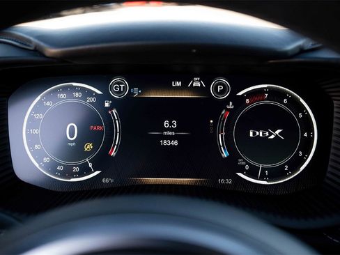 Used 2022 Aston Martin DBX image 21