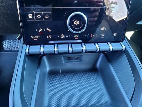 New 2026 GMC Terrain Elevation w/ Technology Package II AWD/4WD image 15