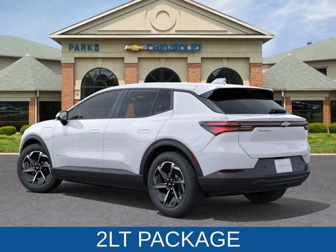 New 2026 Chevrolet Equinox EV LT image 4