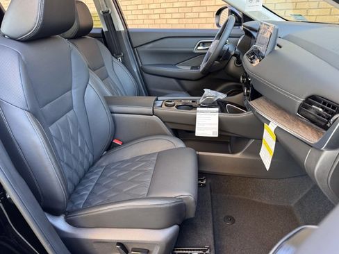 New 2026 Nissan Rogue Platinum w/ Platinum Premium Package image 9