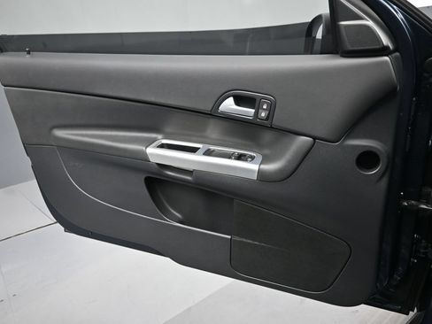 Used 2011 Volvo C30 T5 w/ Multimedia Pkg FWD image 6