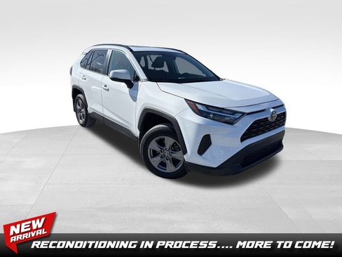 Used 2024 Toyota RAV4 XLE image 1
