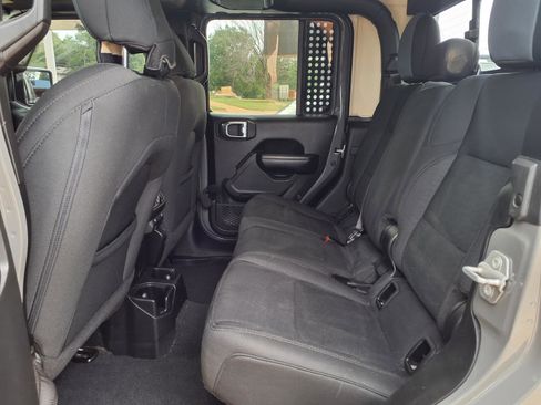 Used 2020 Jeep Gladiator Sport w/ Cold Weather Group AWD/4WD image 7