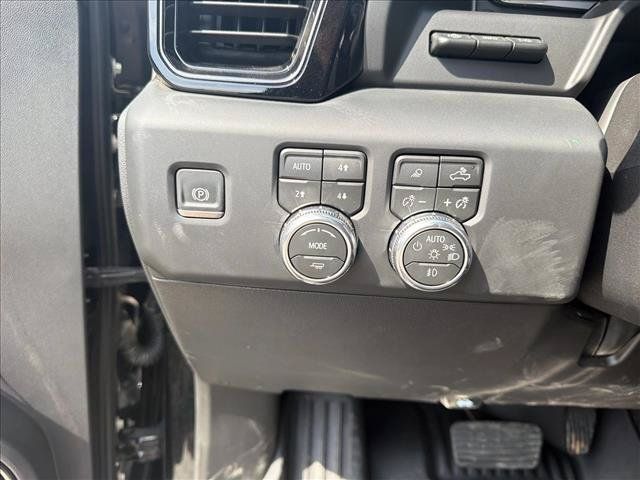 Used 2026 GMC Sierra 2500 AT4 w/ AT4 Premium Plus Package AWD/4WD image 13
