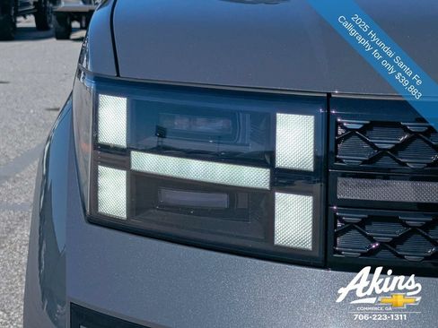 Used 2025 Hyundai Santa Fe Calligraphy AWD/4WD image 10