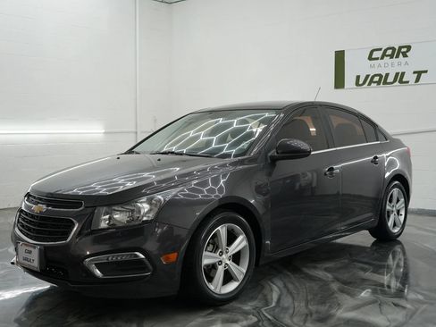 Used 2016 Chevrolet Cruze LT FWD image 1