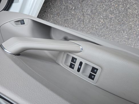 Used 2018 Volkswagen Passat 2.0T R-Line image 29